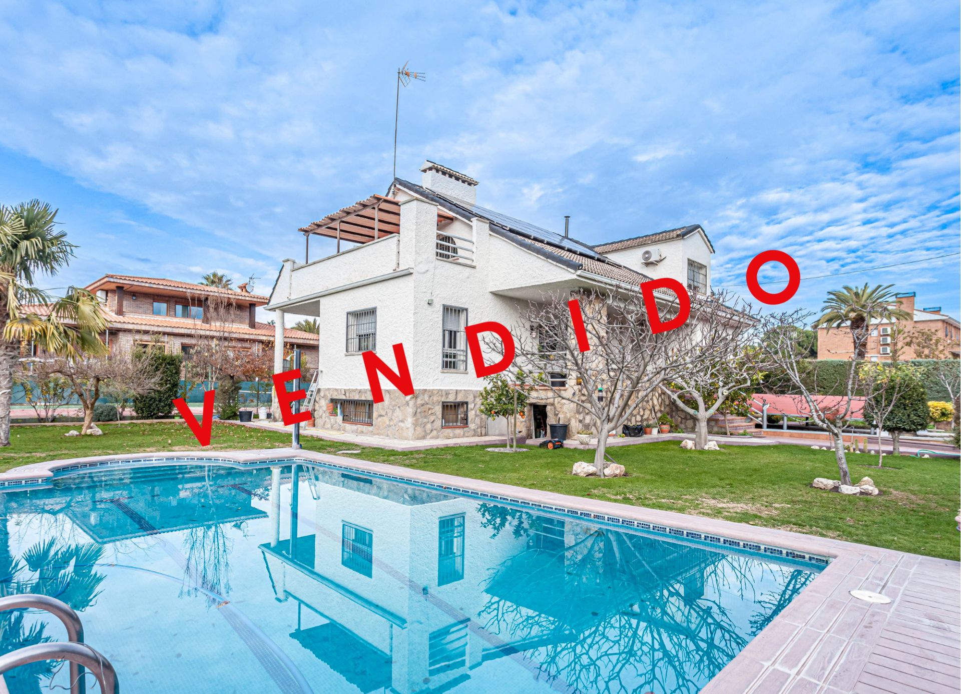 Piscina de Casa o chalet en venta en Villaviciosa de Odón con Aire acondicionado, Calefacción y Jardín privado