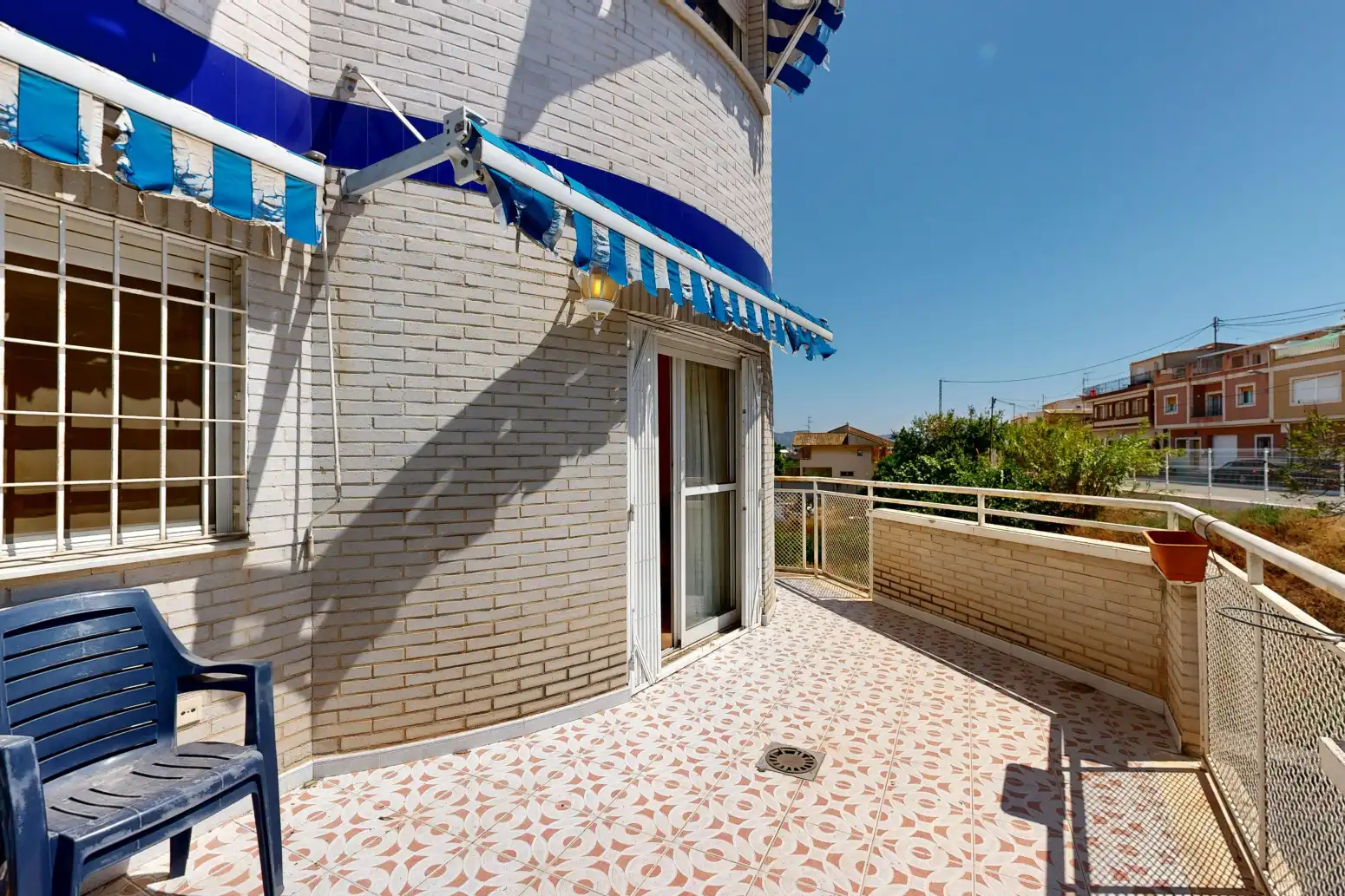 Terrasse von Einfamilien-Reihenhaus zum Verkauf in Murcia mit Klimaanlage, Heizung und Terrasse
