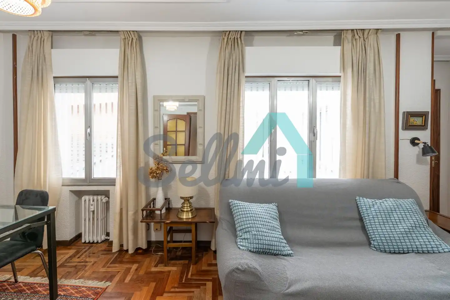 Living room of Flat for share in Oviedo   with Heating, Parquet flooring and Terrace