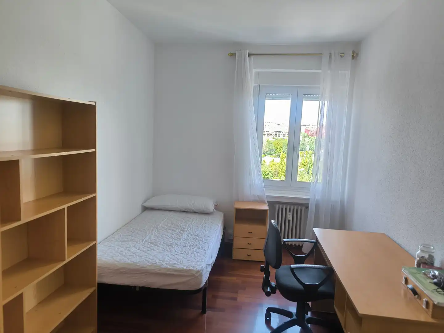 Dormitori de Pis de lloguer en Madrid amb Aire condicionat, Calefacció i Parquet