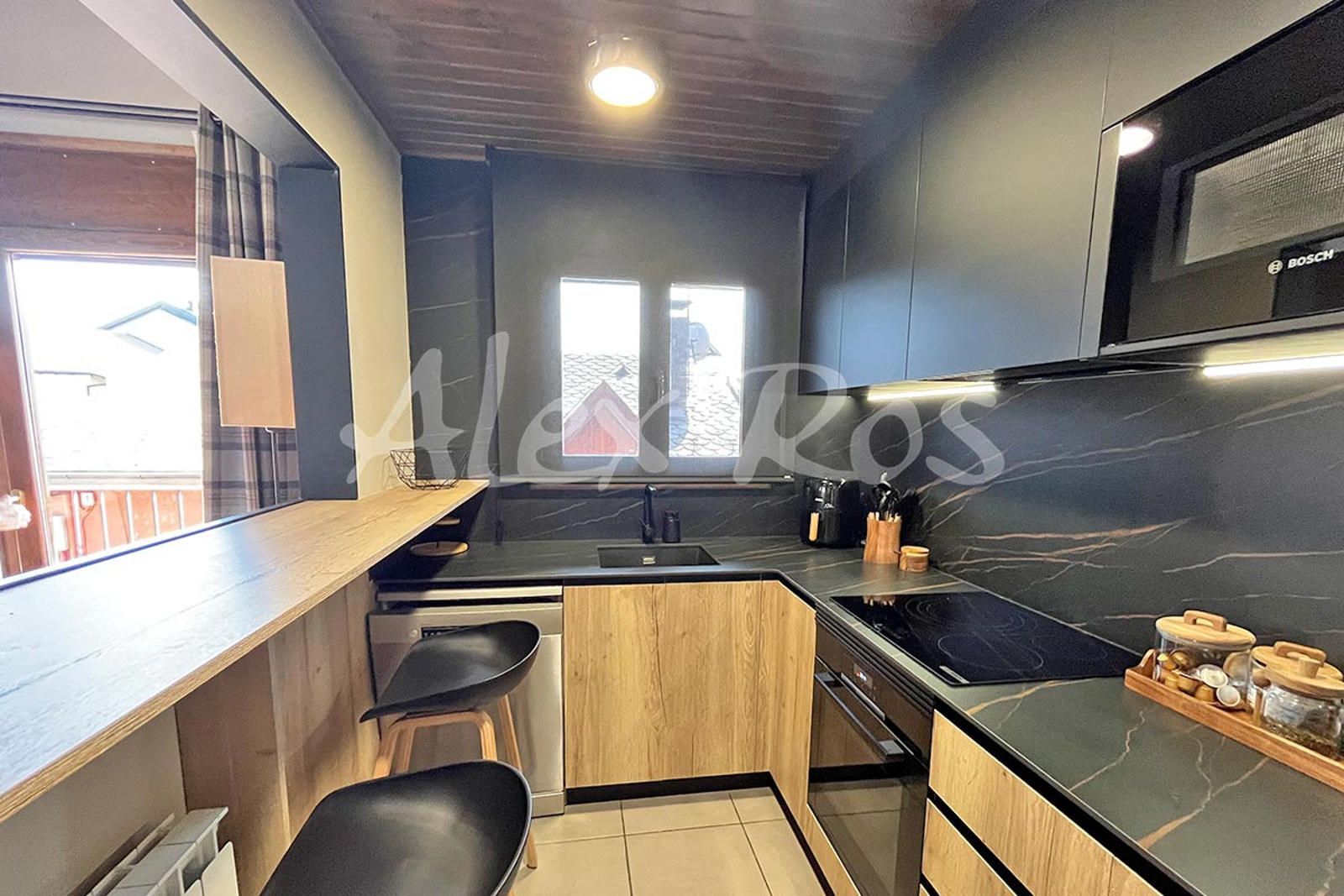 Cuina de Dúplex en venda en Bellver de Cerdanya amb Aire condicionat, Calefacció i Terrassa