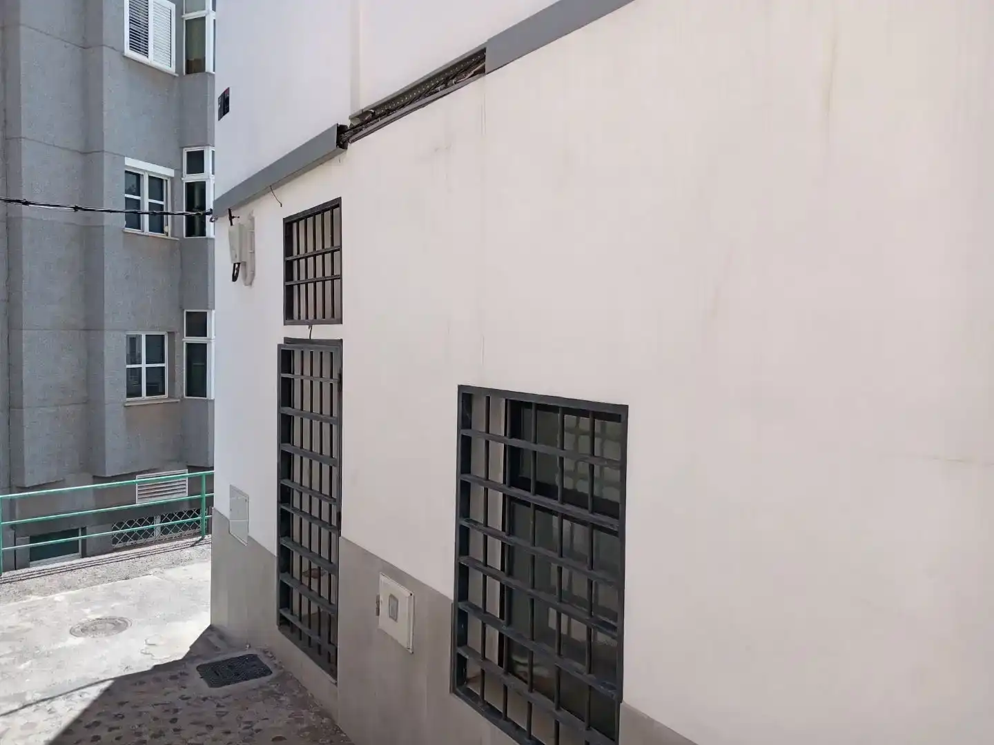 Vista exterior de Casa adosada en venda en Las Palmas de Gran Canaria amb Jardí privat, Piscina i Moblat