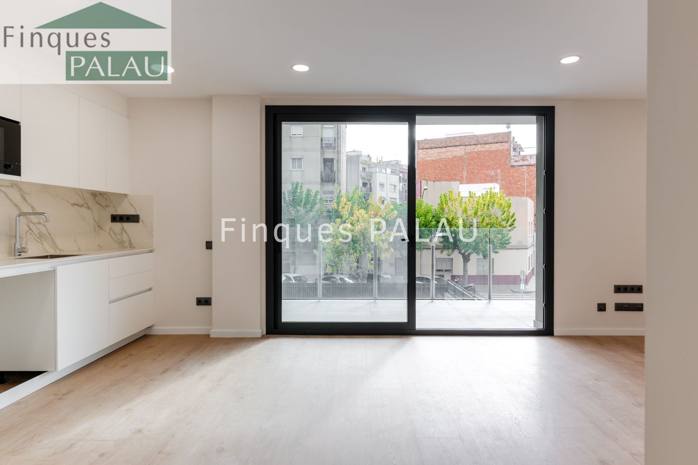 Dormitori de Pis de lloguer en Sant Joan Despí amb Aire condicionat, Calefacció i Terrassa