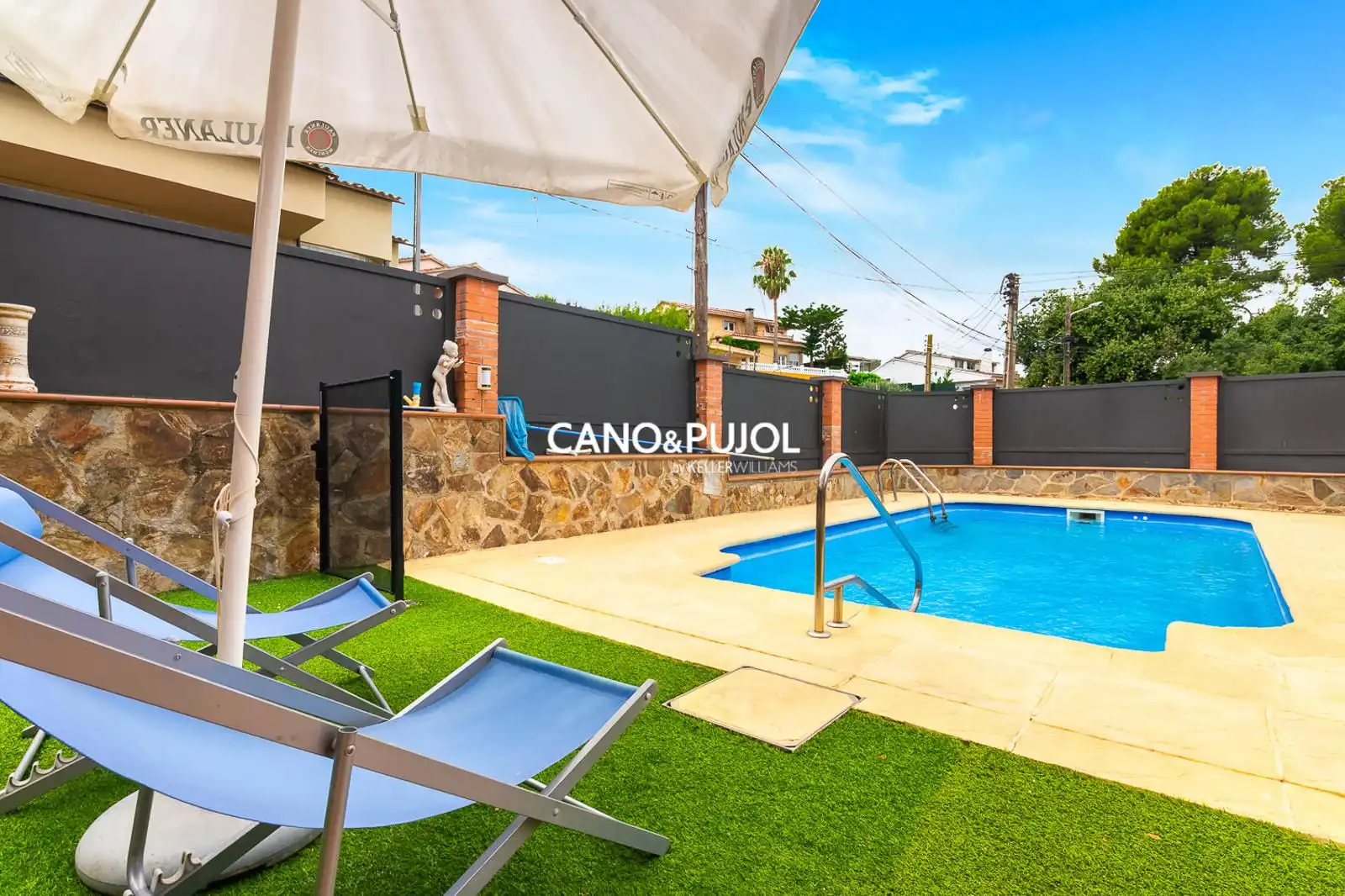 Piscina de Casa o chalet en venta en Terrassa con Aire acondicionado, Calefacción y Terraza