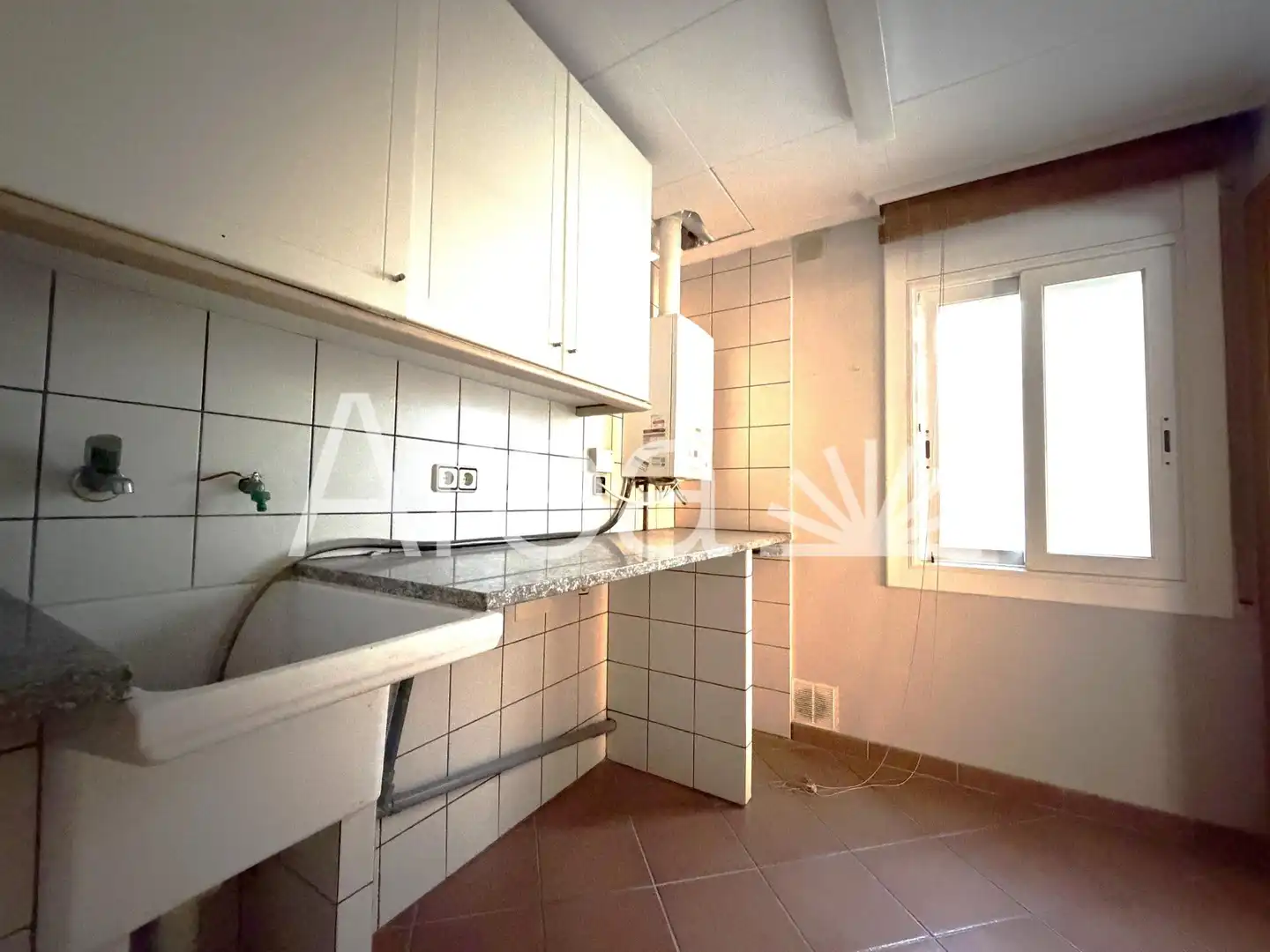 Küche von Wohnung zum Verkauf in Pineda de Mar mit Klimaanlage, Heizung und Balkon