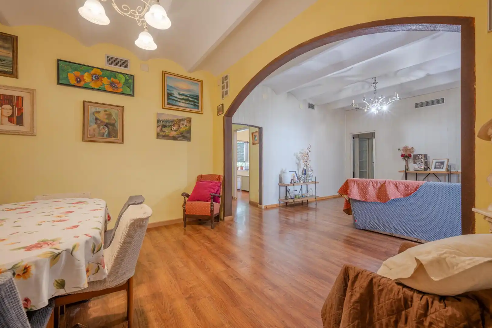 Sala de estar de Piso en venta en Girona con Parquet