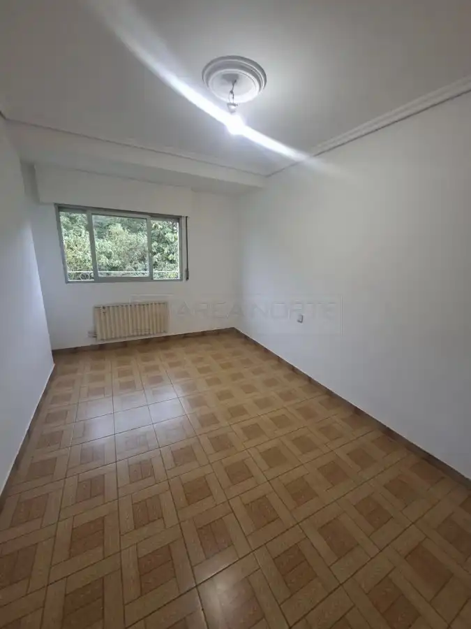 Bedroom of Flat for sale in Sansomendi 
