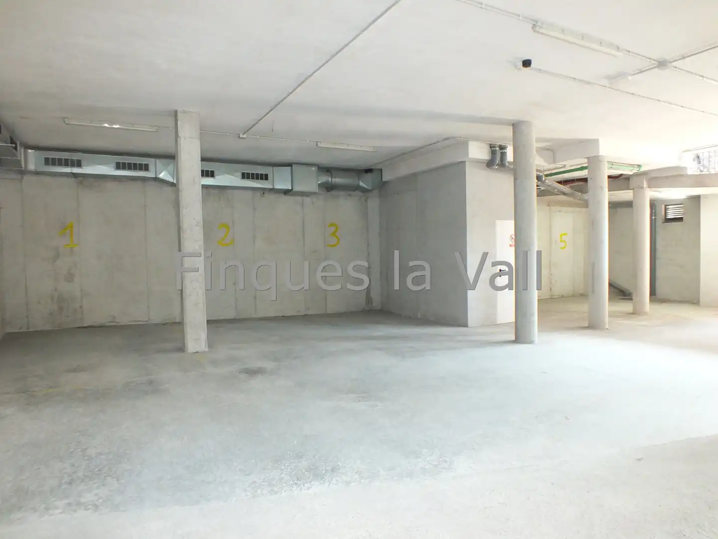Parking of Flat for sale in Roda de Ter  with Heating, Oven and Balcony