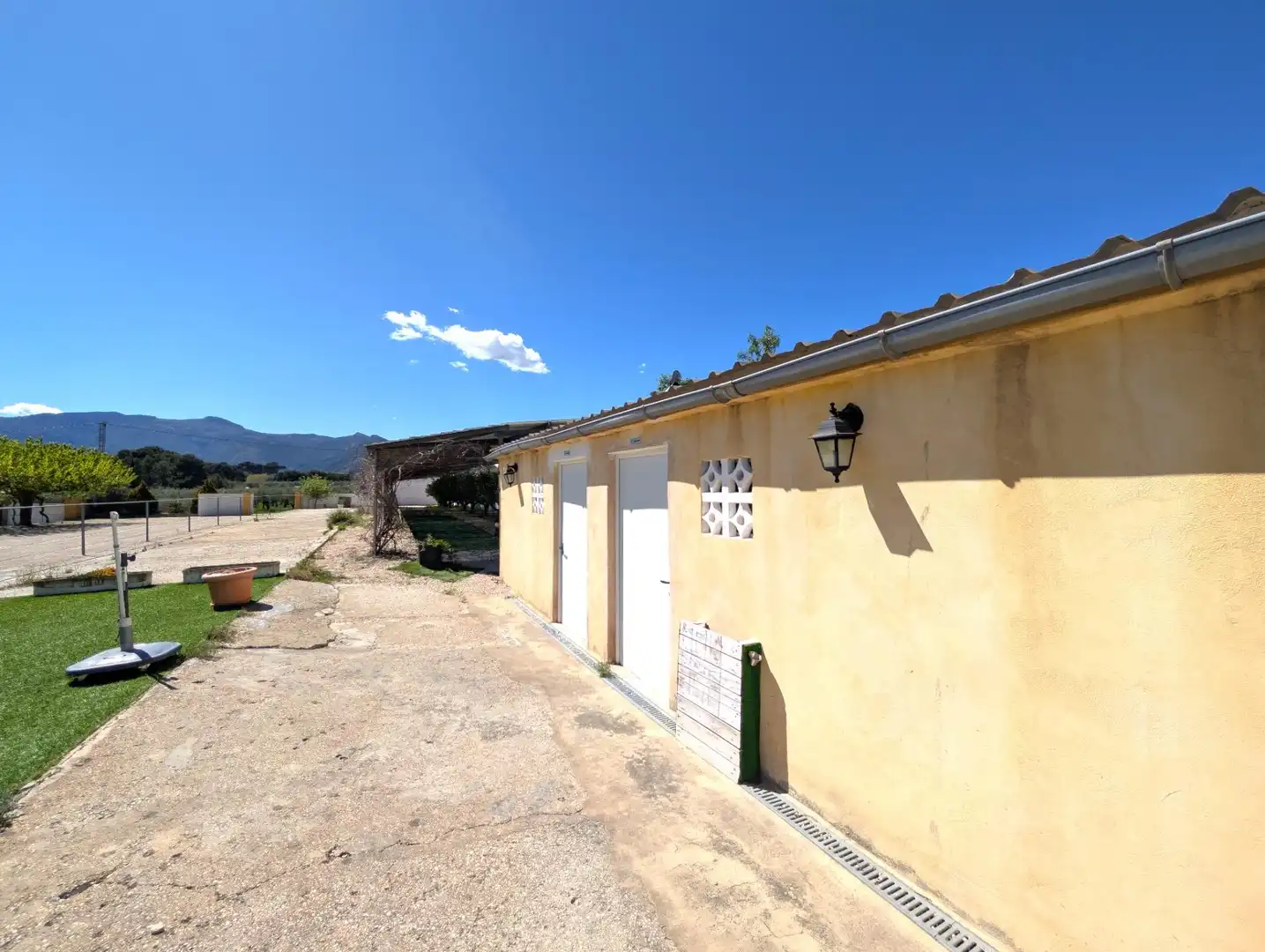 Vista exterior de Casa o chalet en venta en Gaianes