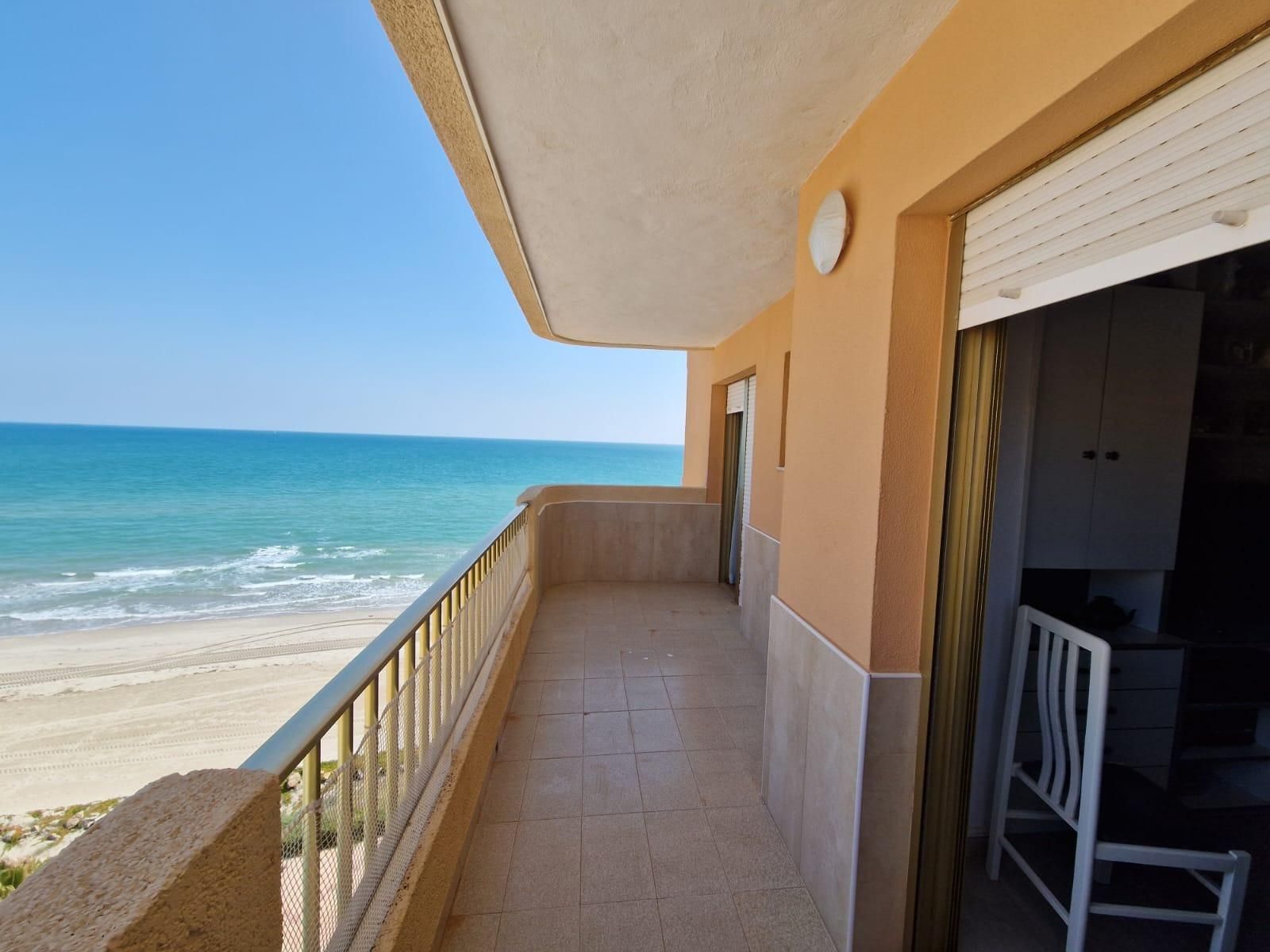 Terraza de Apartamento en venta en La Manga del Mar Menor con Aire acondicionado, Terraza y Amueblado