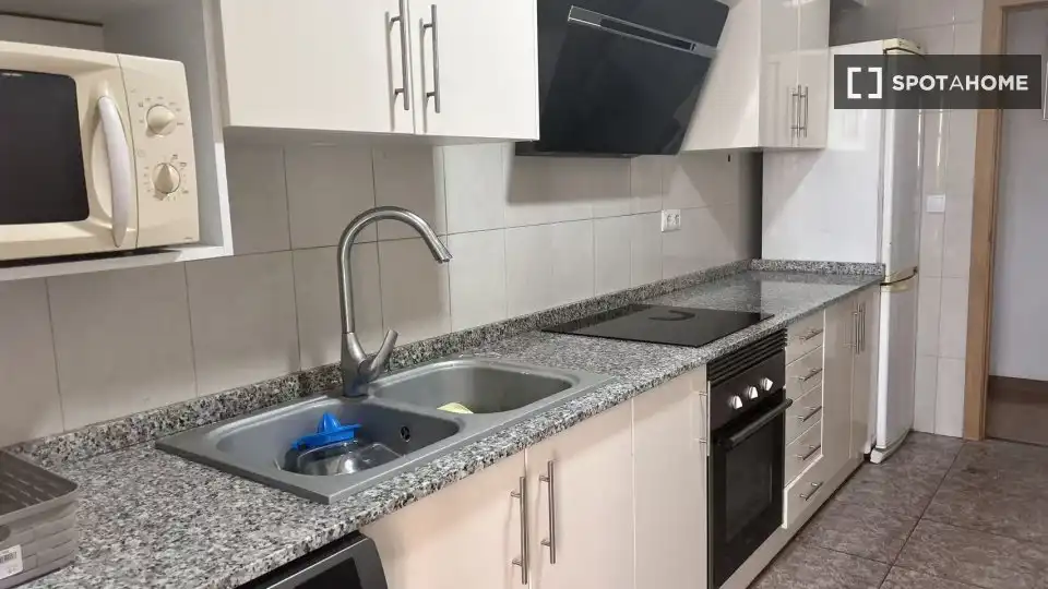 Kitchen of Flat for rent in Valencia  with Air Conditioner, Heating and Furnished