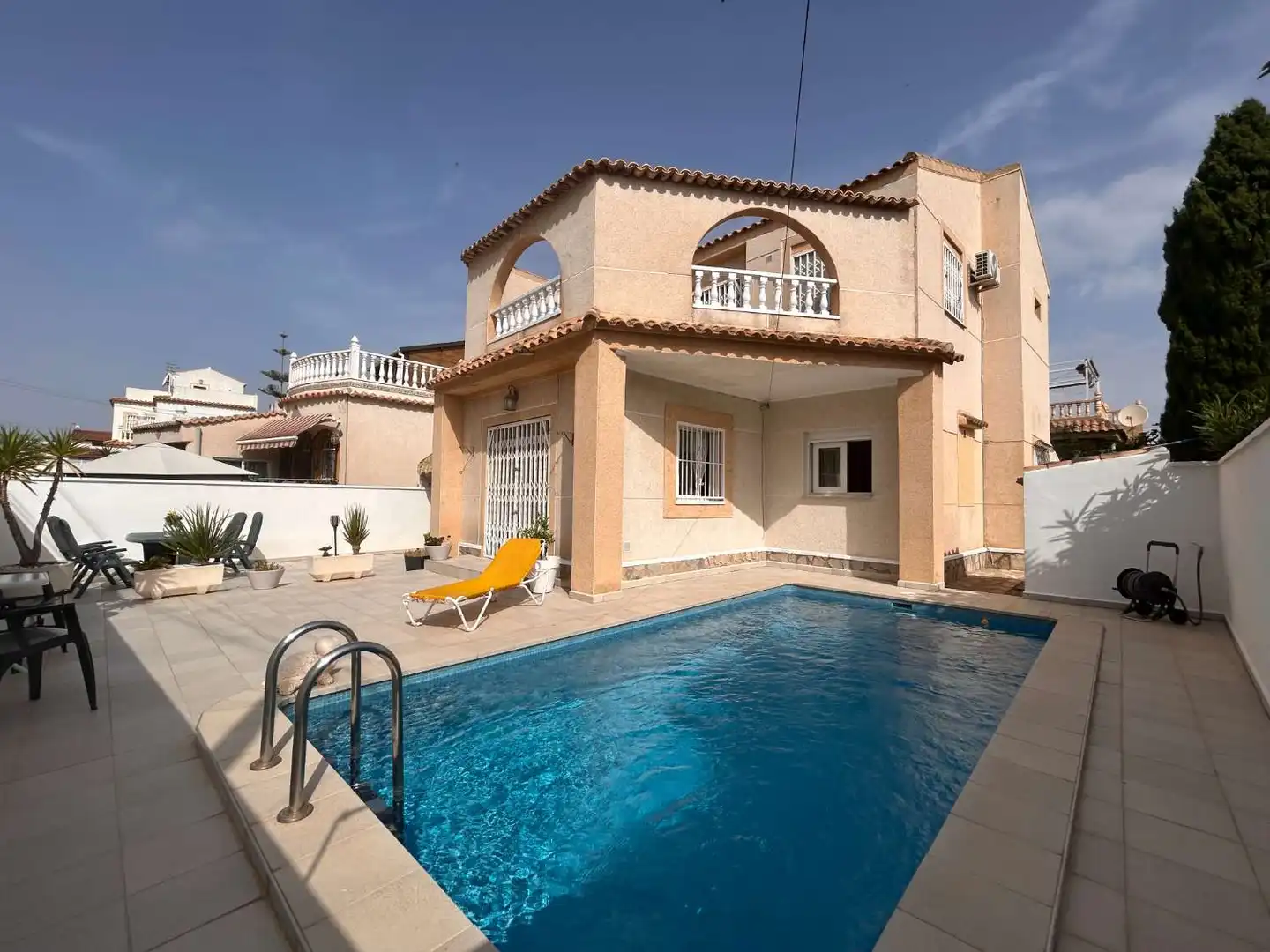 Villa avec piscine à vendre à Orihuela ciudad