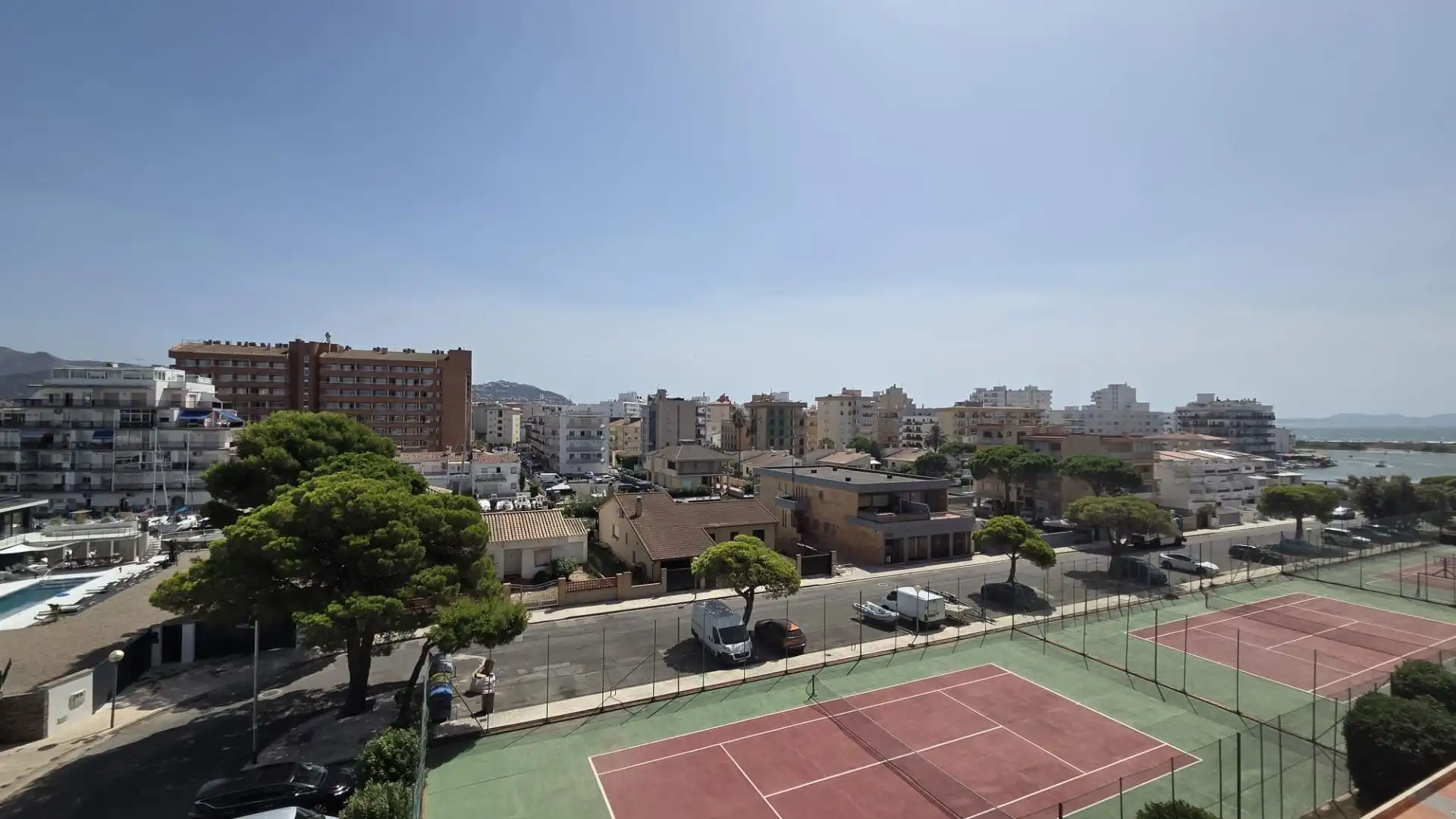 Apartment with terrace for sale in Carrer Carrer Punta del Ponent, imagen 20