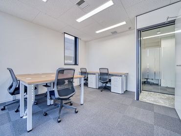 Office space with lift to rent in Calle Marie Curie 9