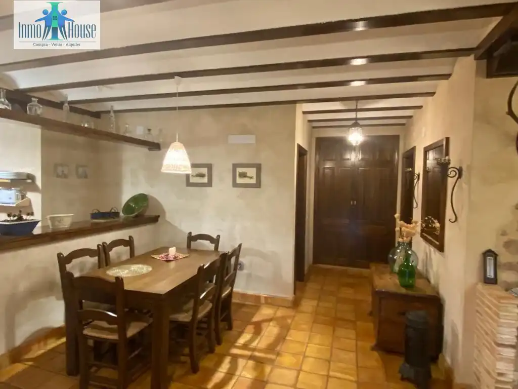 Comedor de Casa o chalet en venta en Alcaraz con Jardín privado y Amueblado