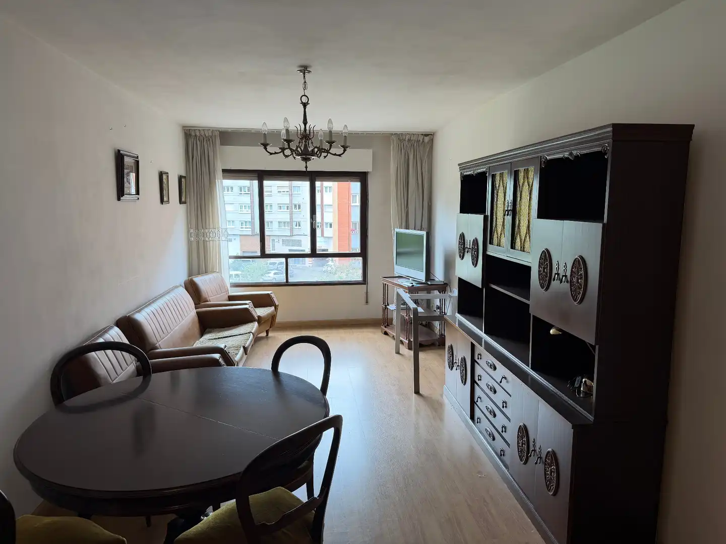 Sala d'estar de Pis en venda en Gijón  amb Calefacció, Forn i Rentadora