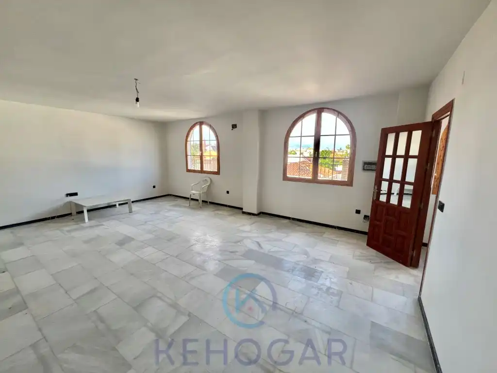 Sala de estar de Casa o chalet en venta en Dos Hermanas con Piscina