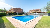 Swimming pool of Single-family semi-detached for sale in Cambrils  with Air Conditioner, Terrace and Balcony