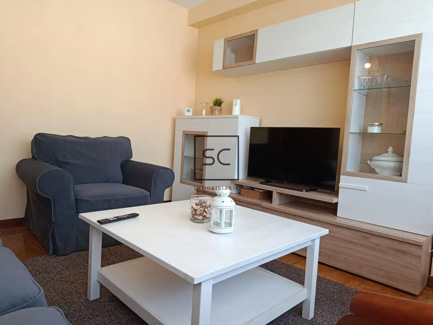 Sala de estar de Piso en venta en Pontedeume con Calefacción y Amueblado