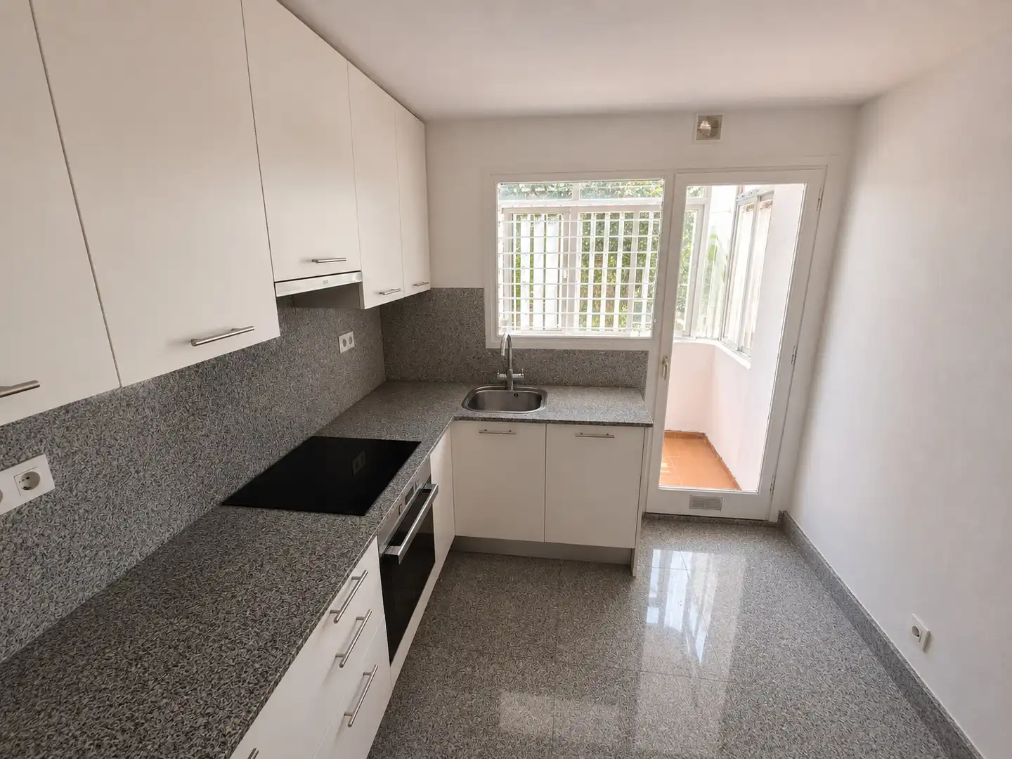 Kitchen of Flat for sale in Castelldefels  with Private garden, Terrace and Storage room