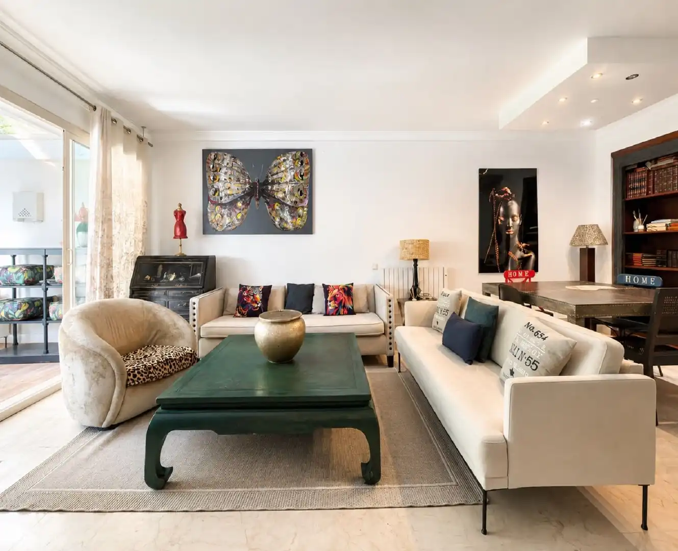 Sala d'estar de Apartament en venda en Marbella amb Aire condicionat, Jardí privat i Terrassa