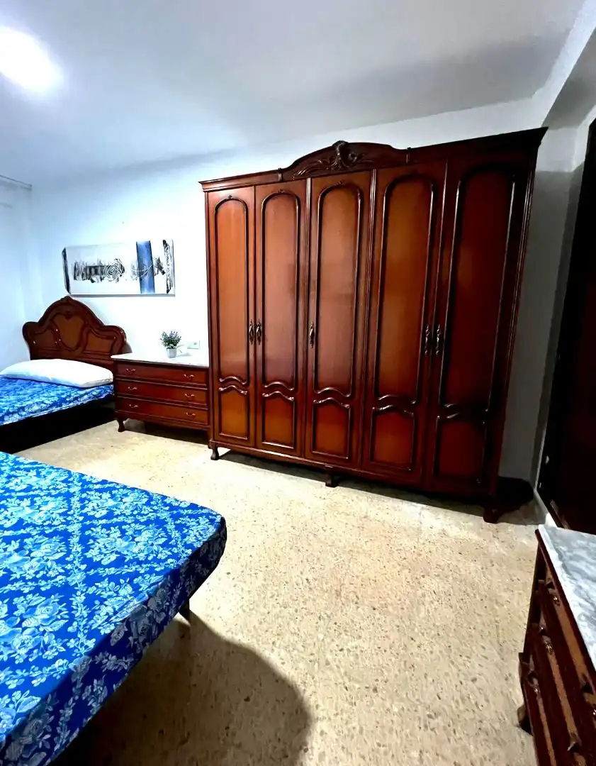 Bedroom of Flat for share in Rascanya