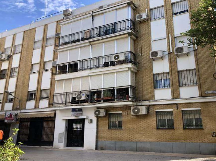 Vista exterior de Pis en venda en  Sevilla Capital