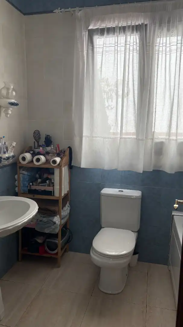 Baño de Casa adosada en venta en Cañete la Real con Aire acondicionado, Calefacción y Amueblado