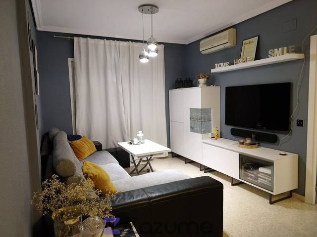 Piso en Alquiler en C. la Puebla del Río en Palmete