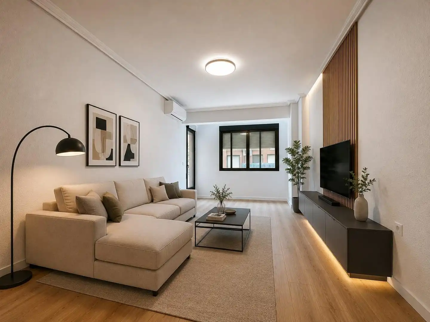 Living room of Flat for rent in Valencia  with Air Conditioner, Heating and Balcony