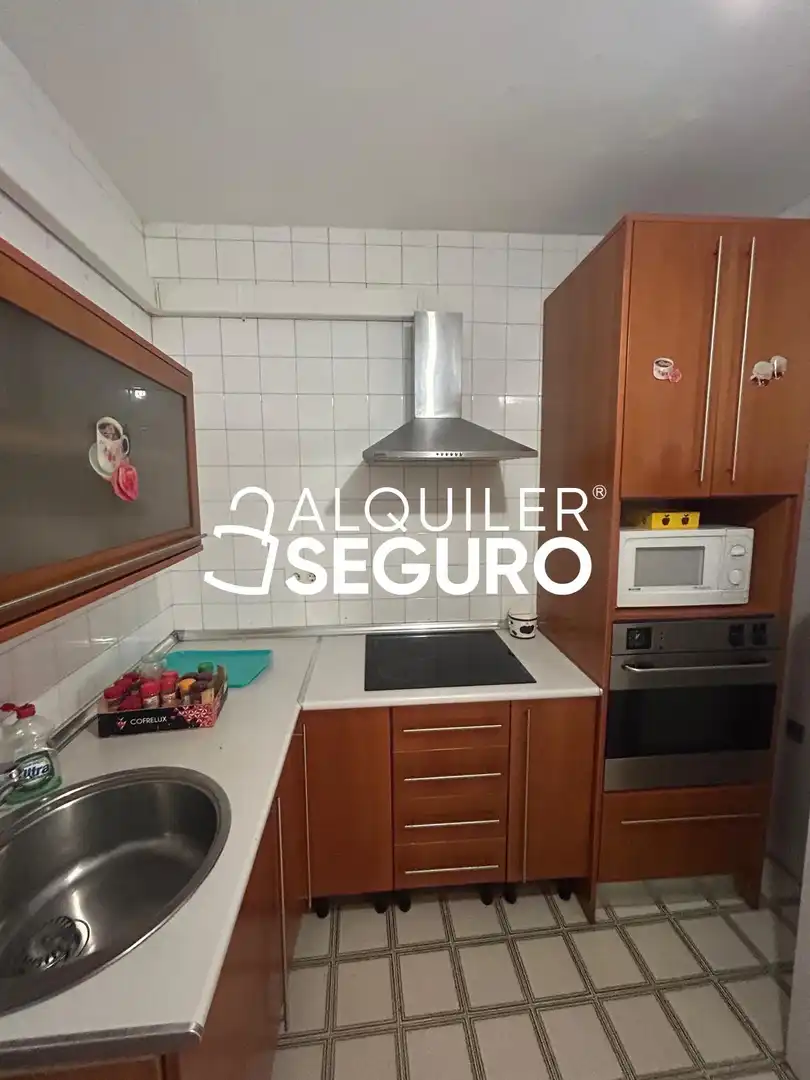 Cocina de Piso de alquiler en Granada con Aire acondicionado, Calefacción y Terraza