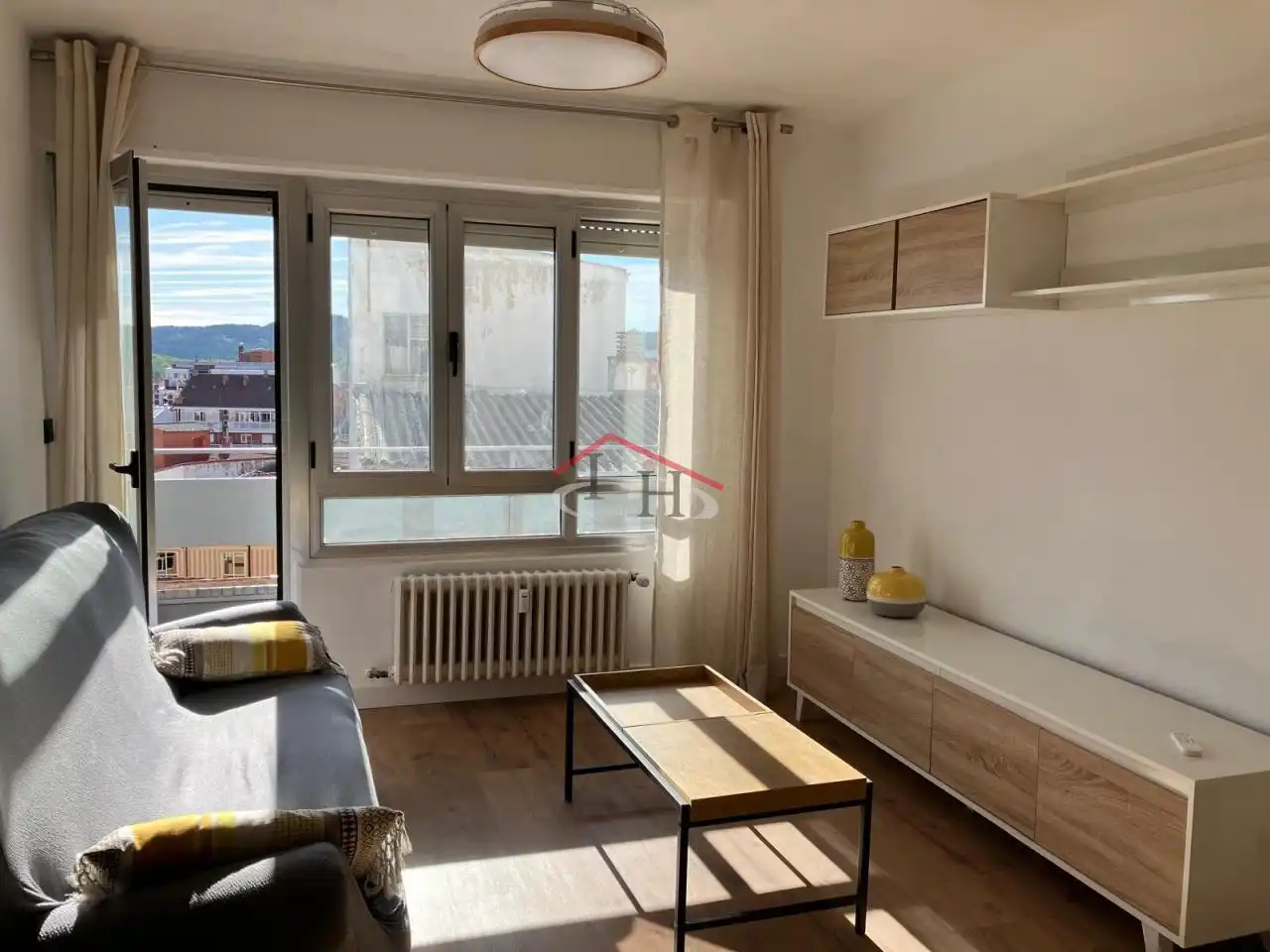 Sala de estar de Piso de alquiler en León Capital  con Calefacción, Parquet y Terraza
