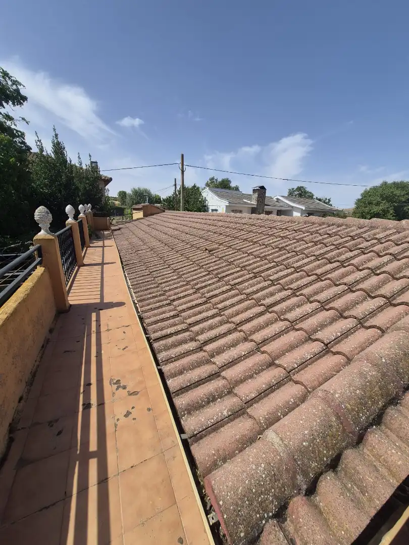 Vista exterior de Casa o chalet en venta en Albares con Calefacción, Jardín privado y Piscina