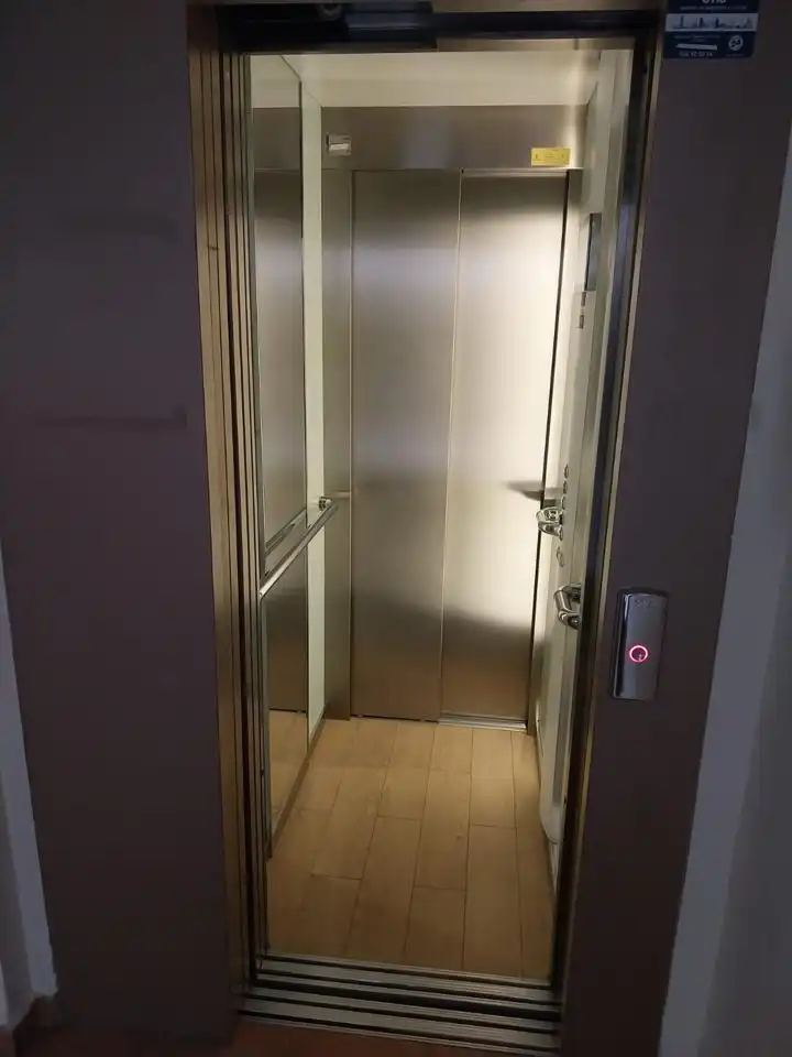 Garaje en venta en Marquina, Centro