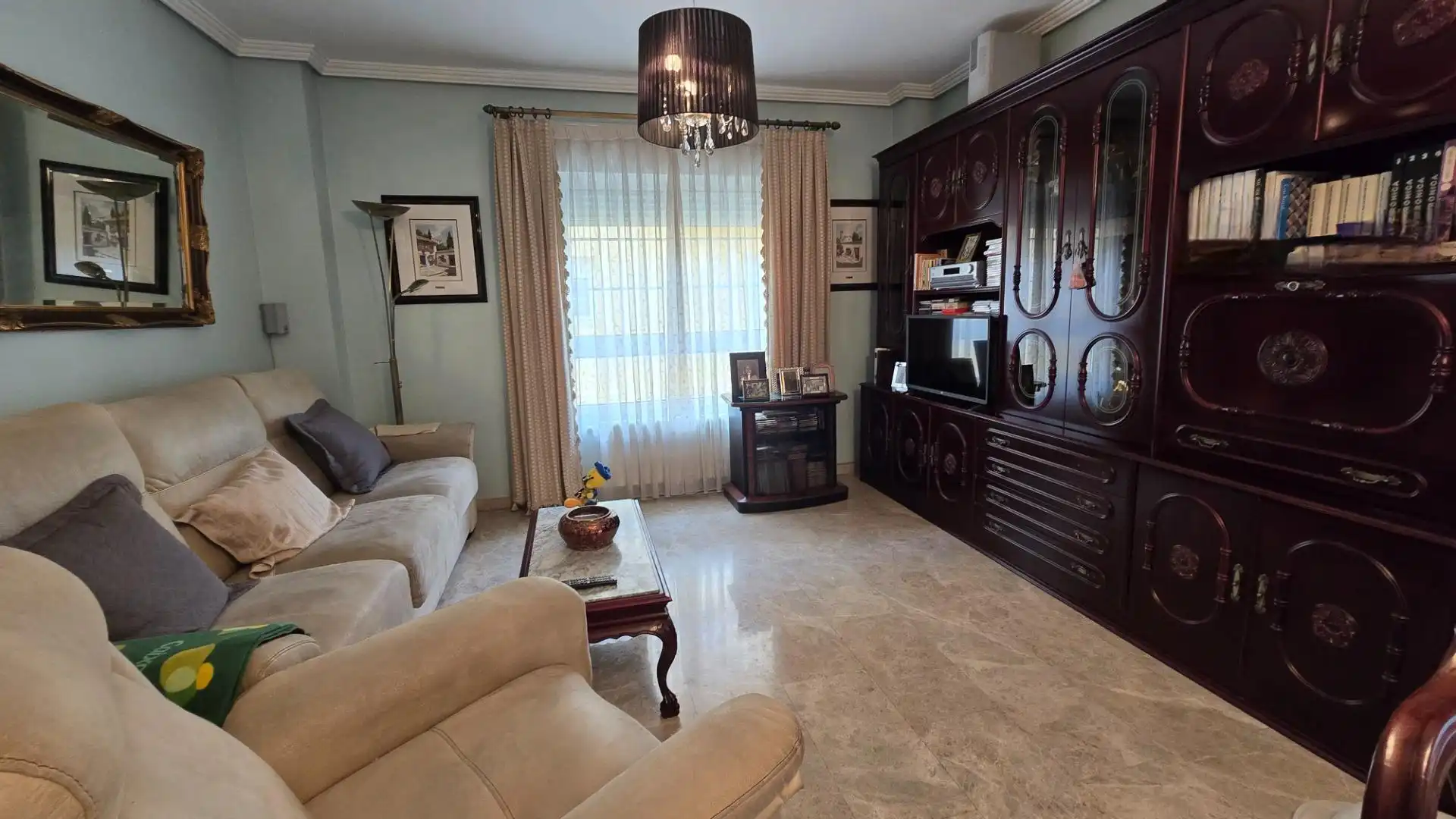 Sala de estar de Casa o chalet en venta en Elda con Aire acondicionado, Jardín privado y Terraza
