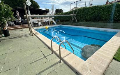 Swimming pool of House or chalet for sale in Roda de Berà  with Air Conditioner and Swimming Pool