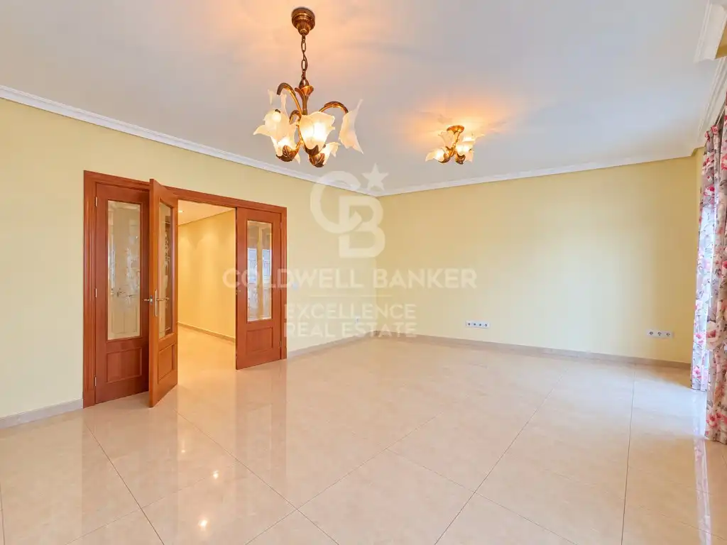 Vista exterior de Piso en venta en Valencia con Aire acondicionado, Terraza y Amueblado