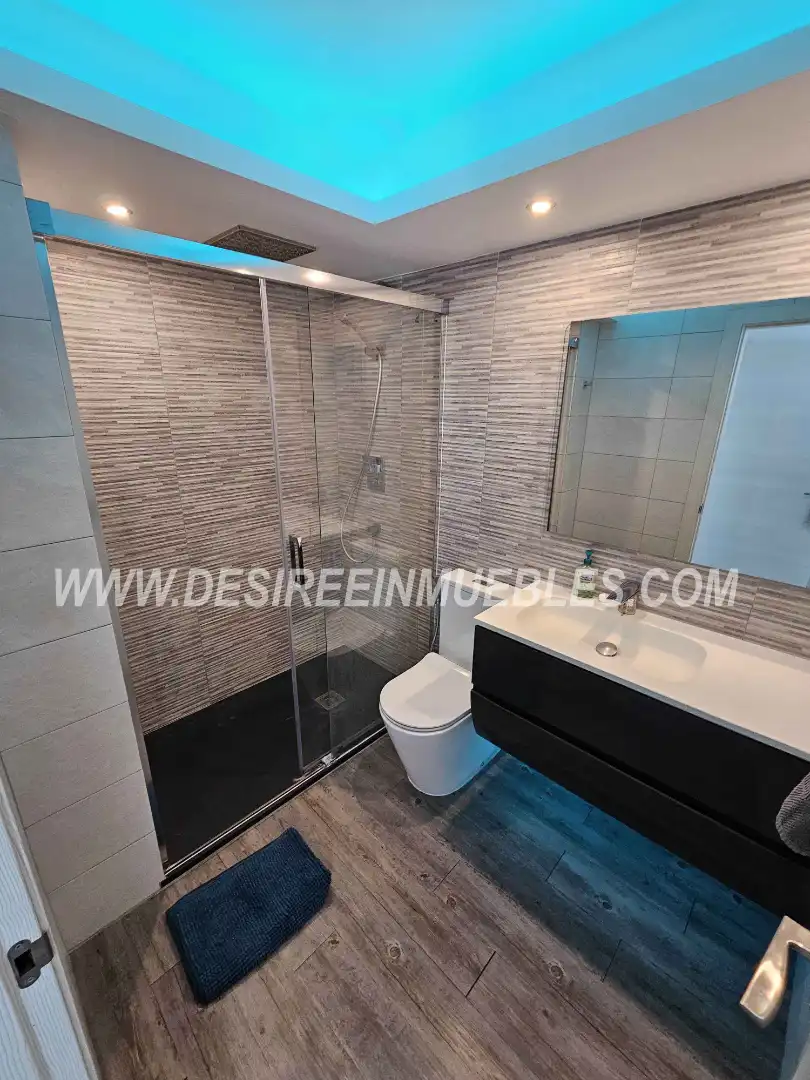 Baño de Piso en venta en Valencia con Aire acondicionado, Calefacción y Terraza