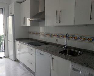 Kitchen of Flat to rent in  Sevilla Capital  with Air Conditioner and Terrace