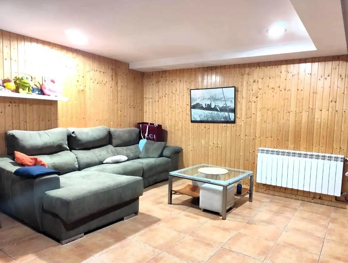 Casa adosada en venta en Villaescusa (Cantabria) con Calefacción, Jardín privado y Terraza