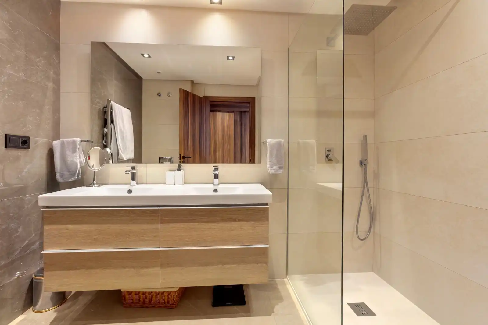 Badezimmer von Dachboden zum Verkauf in Marbella mit Abstellraum, Möbliert und Gemeinschaftspool