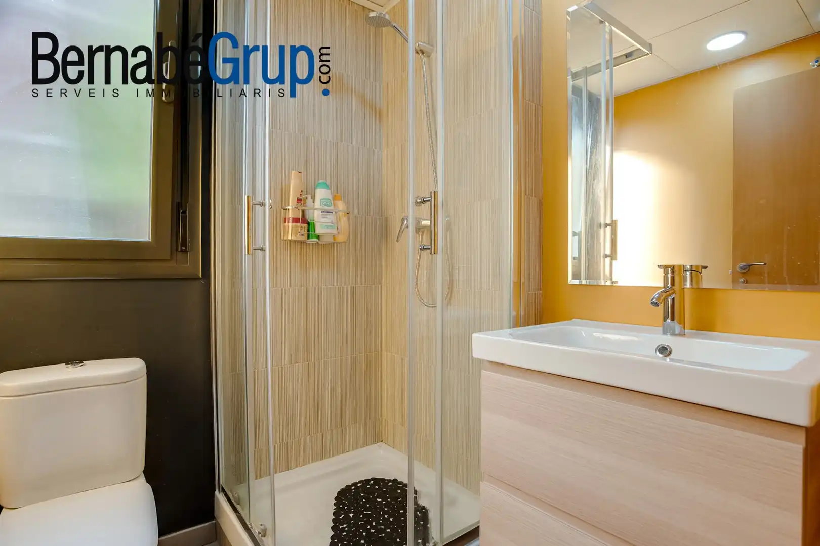 Badezimmer von Wohnung zum Verkauf in Les Franqueses del Vallès mit Klimaanlage, Heizung und Privatgarten