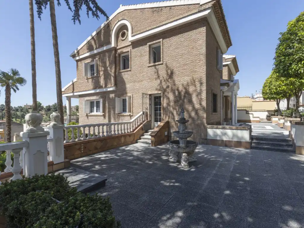 Exterior view of Houses for sale in Granada