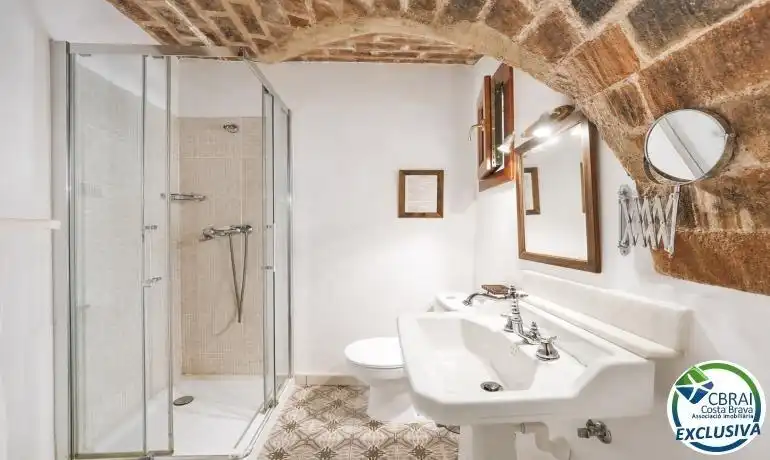 Baño de Finca rústica en venta en Fortià con Aire acondicionado y Calefacción