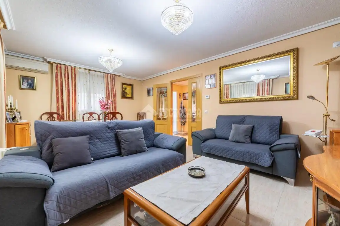 Sala d'estar de Casa adosada en venda en Paracuellos de Jarama amb Aire condicionat, Calefacció i Terrassa