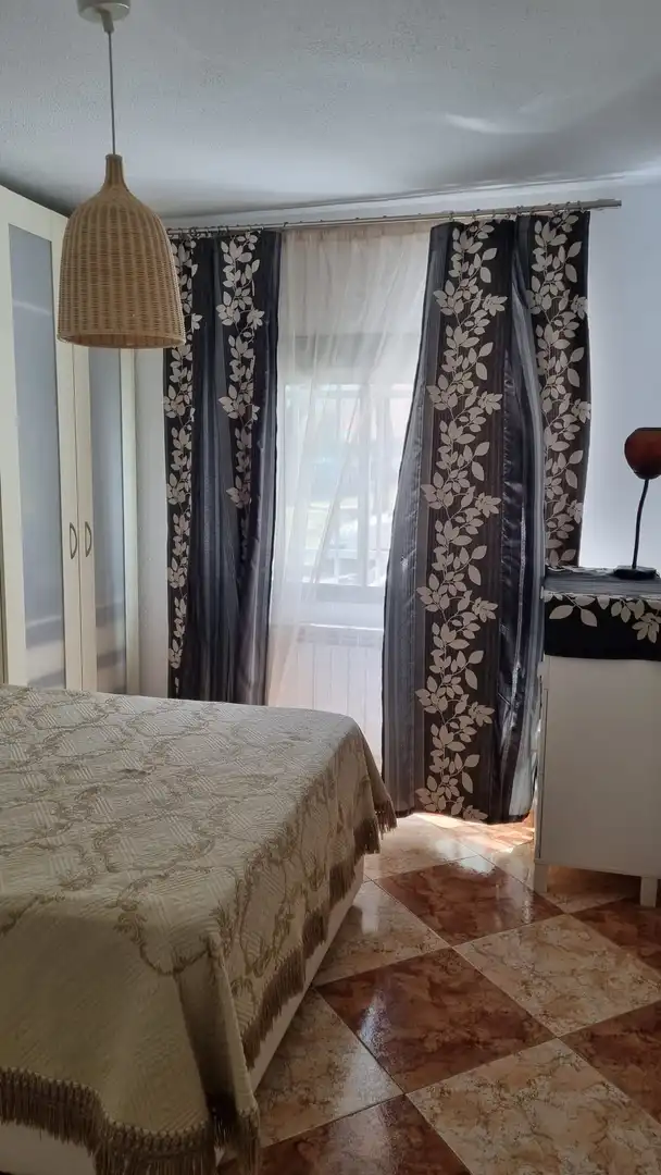 Dormitori de Pis de lloguer en Madrid amb Aire condicionat, Calefacció i Parquet