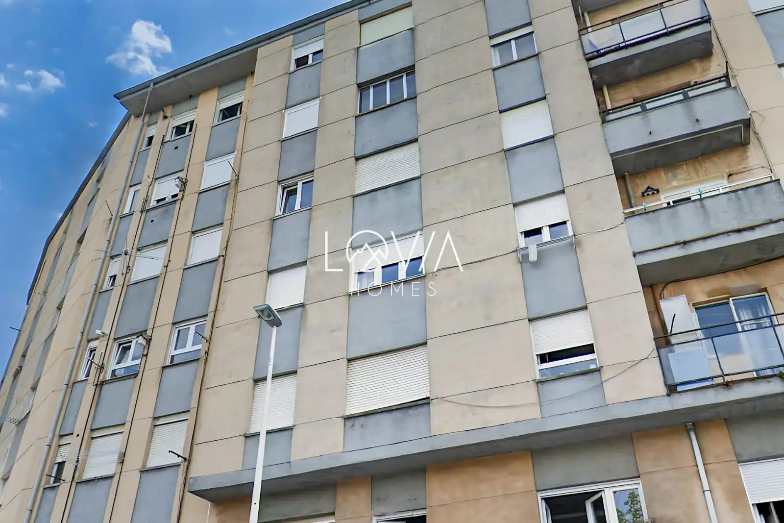 Vista exterior de Piso en venta en Torrelavega 