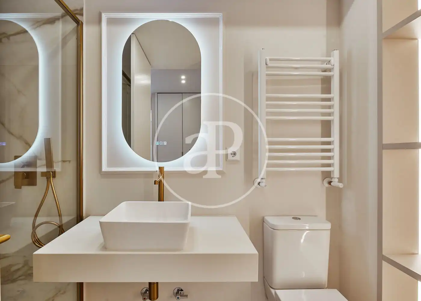 Bathroom of Flat for sale in Madrid  with Air Conditioner, Heating and Terrace