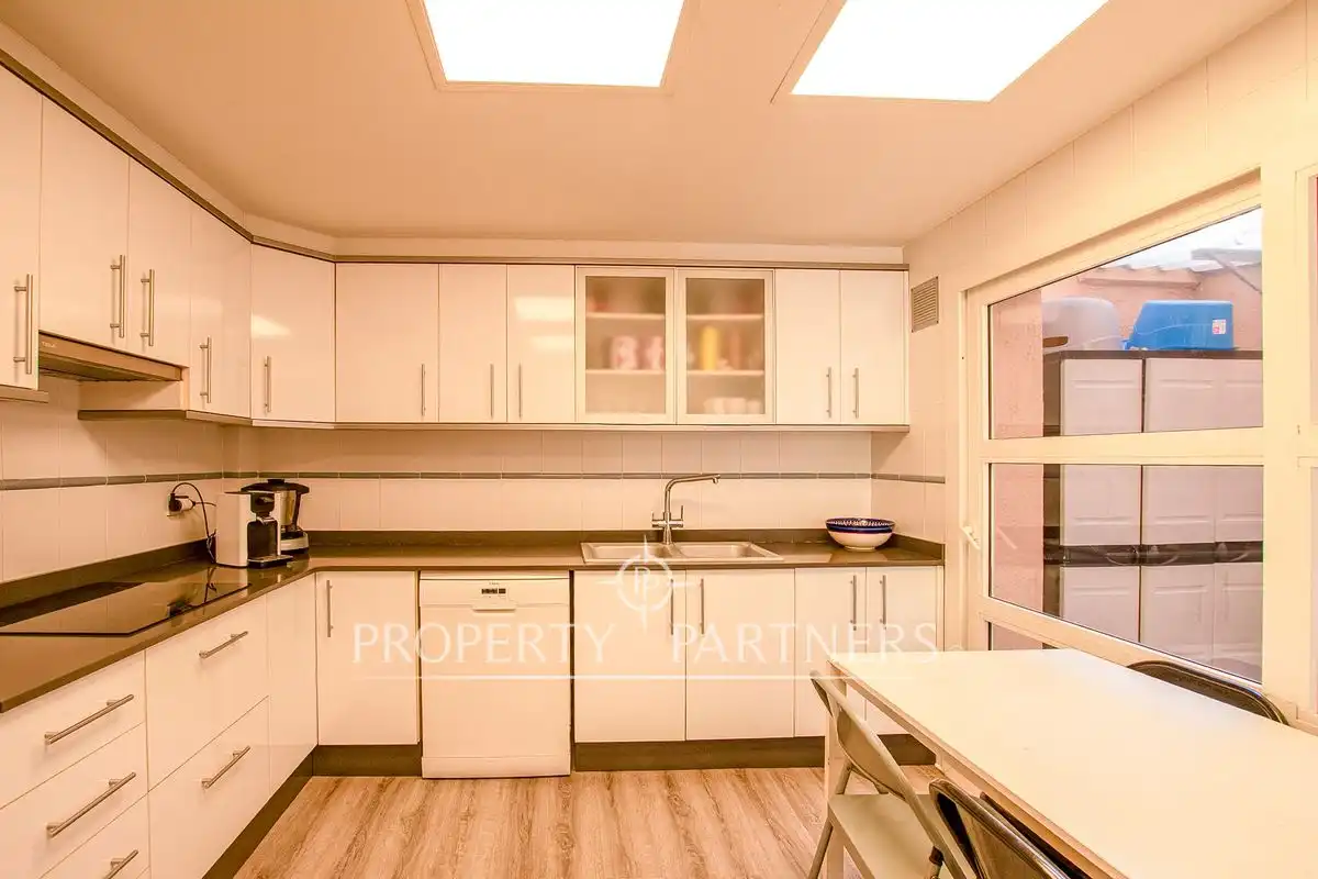 Cocina de Casa adosada en venta en Rocafort con Aire acondicionado, Calefacción y Piscina