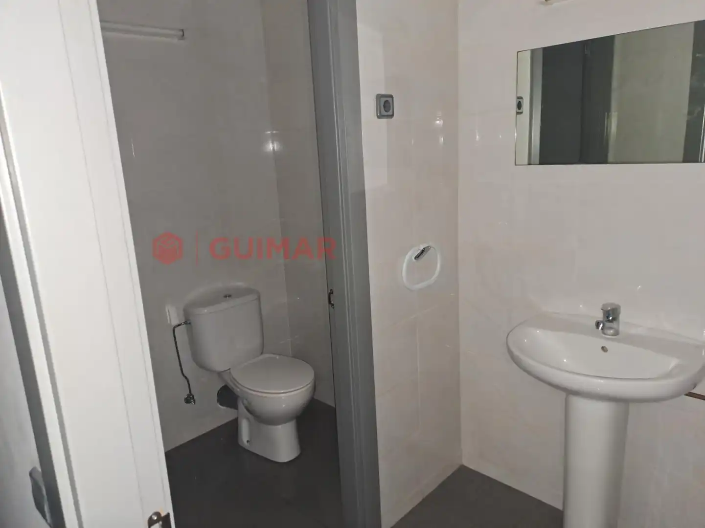 Business premises for sale in L´Hospitalet de Llobregat - Calle PUJOS DE, imagen 9